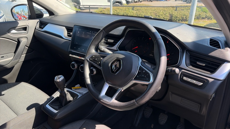 Renault Captur 1.0 TCE 90 Evolution 5dr Petrol Hatchback - Image 11