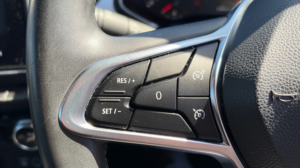 Renault Captur 1.0 TCE 90 Evolution 5dr Petrol Hatchback - Image 19