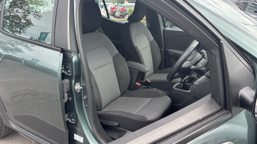 Dacia Sandero Stepway 1.0 TCe Extreme 5dr Petrol Hatchback - Image 33