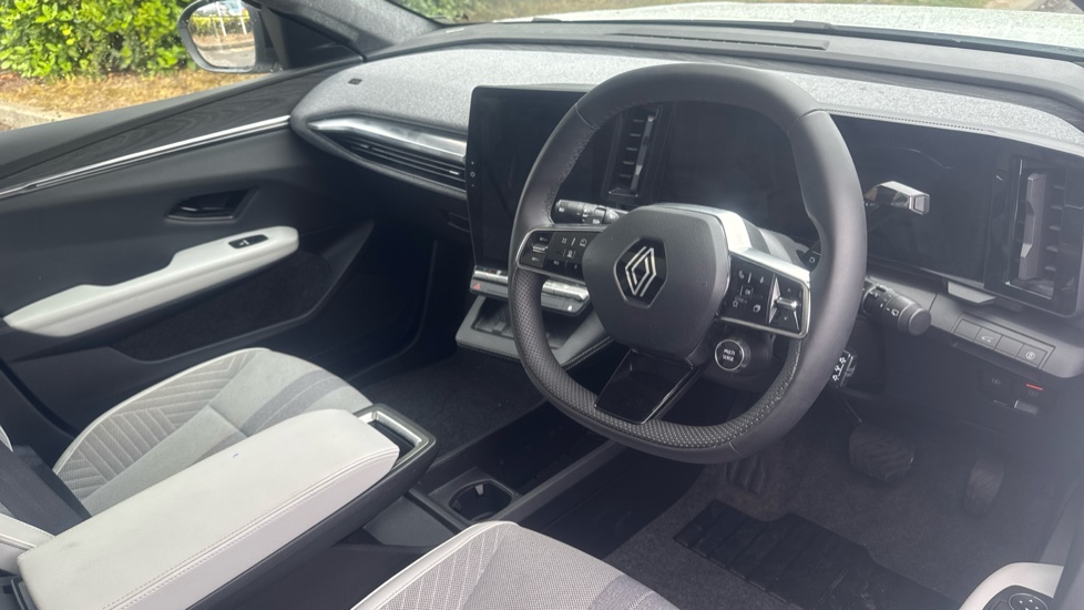 Renault Scenic E-Tech 160kW Iconic 87kWh Long Range 5dr Auto Electric Estate - Image 11