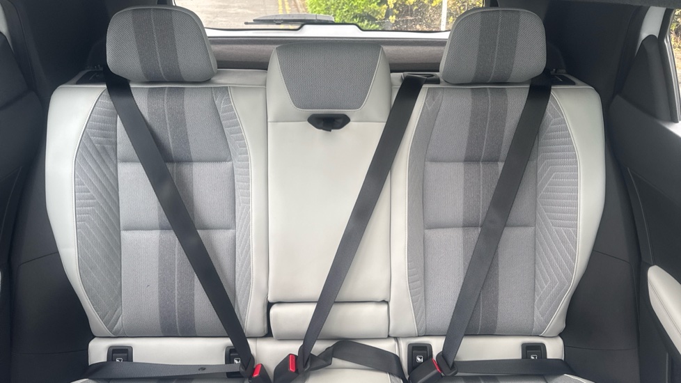 Renault Scenic E-Tech 160kW Iconic 87kWh Long Range 5dr Auto Electric Estate - Image 15
