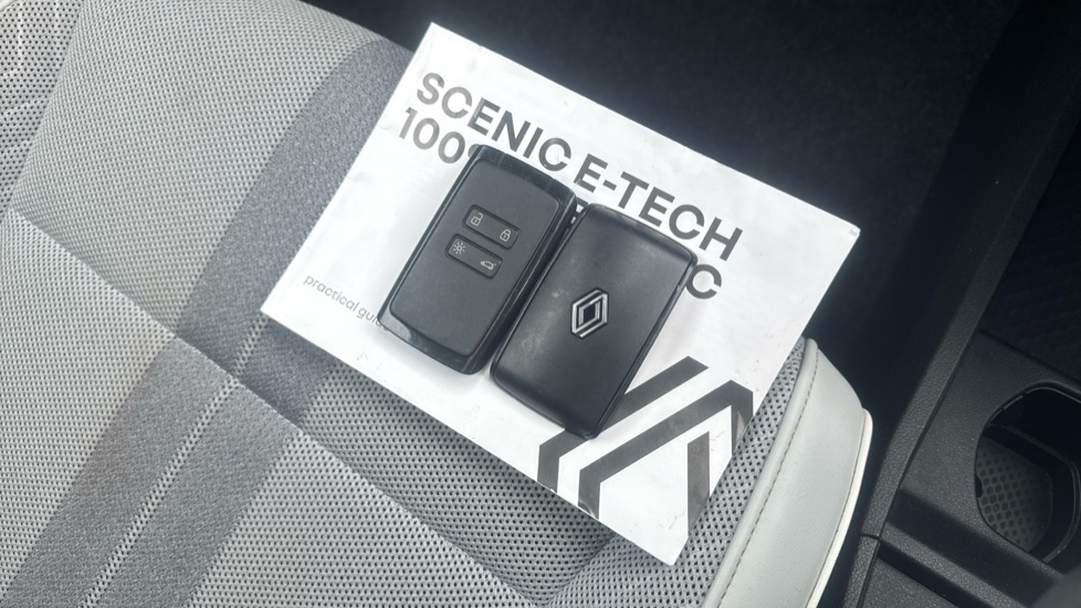 Renault Scenic E-Tech 160kW Iconic 87kWh Long Range 5dr Auto Electric Estate - Image 20