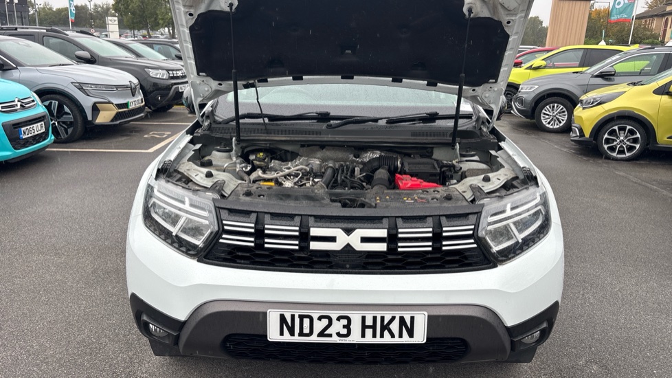 Dacia Duster 1.3 TCe 130 Extreme SE 5dr Petrol Estate - Image 8