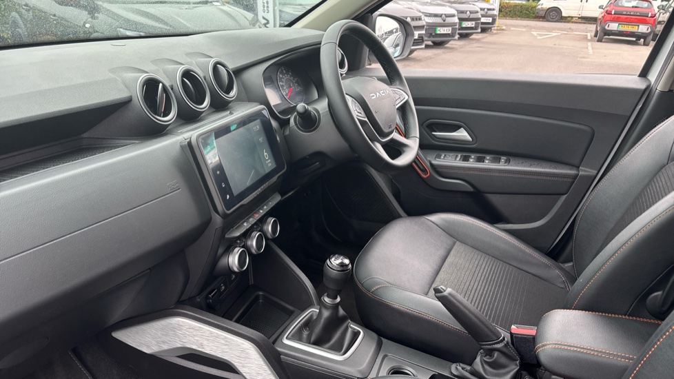 Dacia Duster 1.3 TCe 130 Extreme SE 5dr Petrol Estate - Image 9
