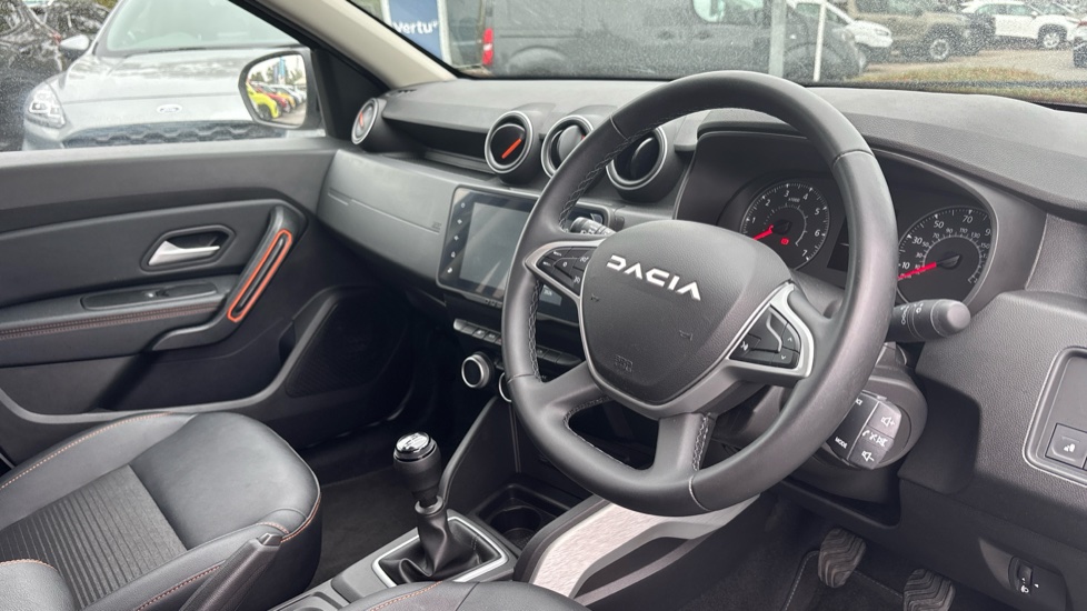 Dacia Duster 1.3 TCe 130 Extreme SE 5dr Petrol Estate - Image 11