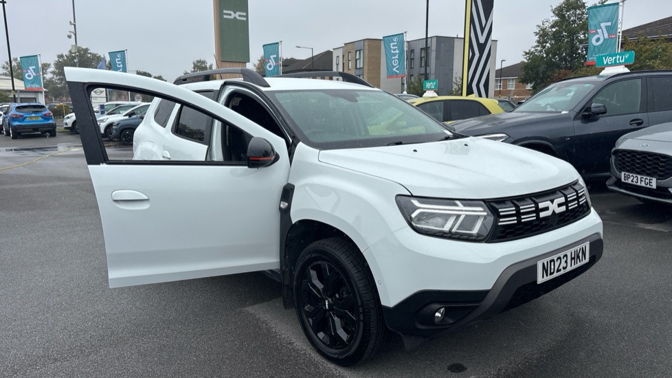 Dacia Duster 1.3 TCe 130 Extreme SE 5dr Petrol Estate - Image 23