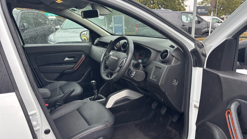 Dacia Duster 1.3 TCe 130 Extreme SE 5dr Petrol Estate - Image 24
