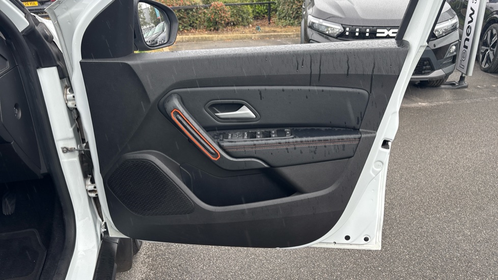 Dacia Duster 1.3 TCe 130 Extreme SE 5dr Petrol Estate - Image 25