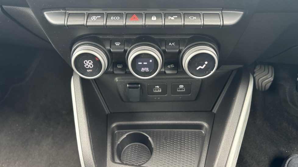 Dacia Duster 1.3 TCe 130 Extreme SE 5dr Petrol Estate - Image 31