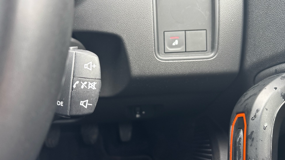 Dacia Duster 1.3 TCe 130 Extreme SE 5dr Petrol Estate - Image 34