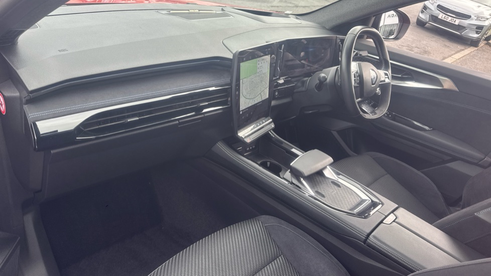 Renault Austral E-Tech FHEV Iconic Esprit Alpine 5dr Auto 4C Hybrid Estate - Image 9