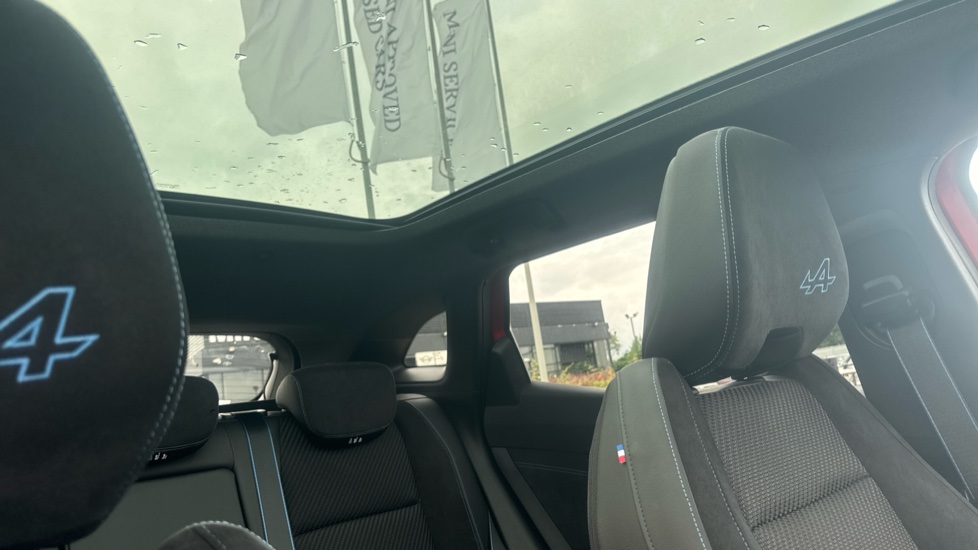 Renault Austral E-Tech FHEV Iconic Esprit Alpine 5dr Auto 4C Hybrid Estate - Image 22