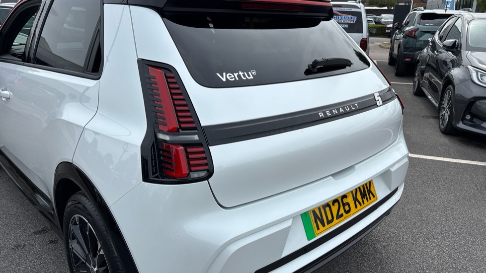 Renault 5 110kW Iconic Five + Comfort Range 52kWh 5dr Auto Electric Hatchback - Image 43