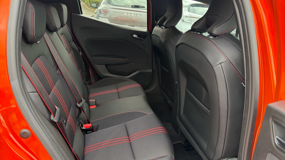 Renault Clio 1.6 E-TECH Hybrid 140 RS Line 5dr Auto Hybrid Hatchback - Image 16