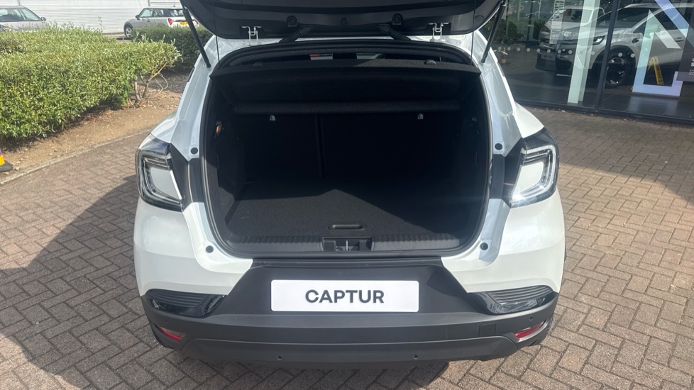 Renault Captur 1.0 TCE 90 Techno 5dr Petrol Hatchback - Image 4