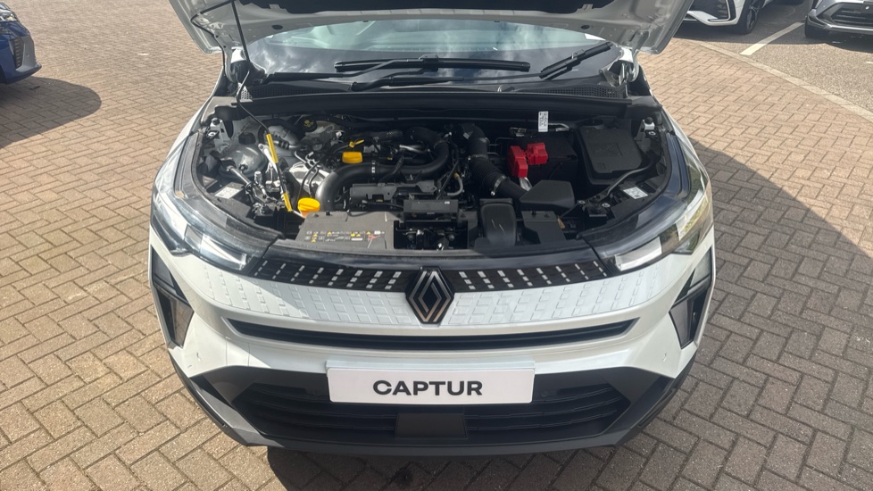Renault Captur 1.0 TCE 90 Techno 5dr Petrol Hatchback - Image 8