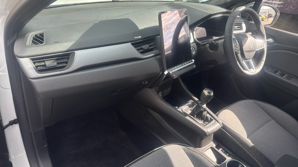 Renault Captur 1.0 TCE 90 Techno 5dr Petrol Hatchback - Image 9