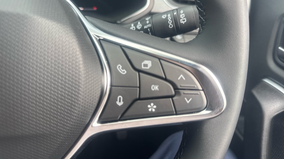Renault Captur 1.0 TCE 90 Techno 5dr Petrol Hatchback - Image 31