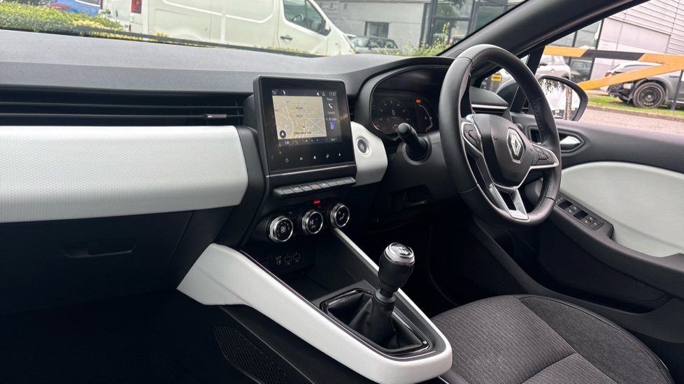 Renault Clio 1.0 TCe 90 Techno 5dr Petrol Hatchback - Image 9