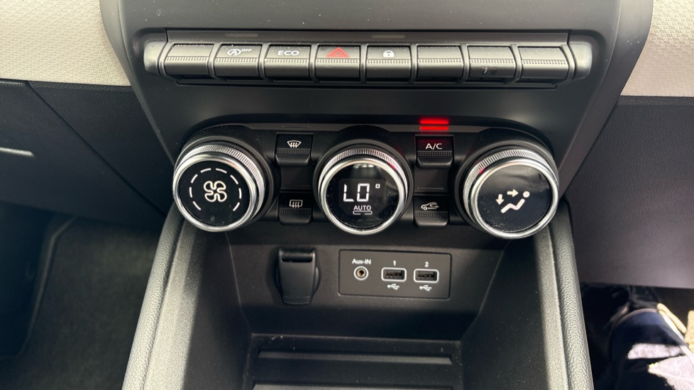 Renault Clio 1.0 TCe 100 S Edition 5dr Petrol Hatchback - Image 25