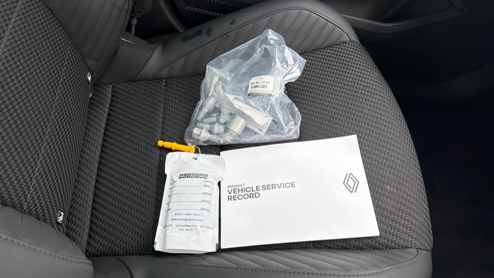 Renault Austral E-Tech Full Hybrid Iconic Esprit Alpine 5dr Auto Hybrid Estate - Image 19
