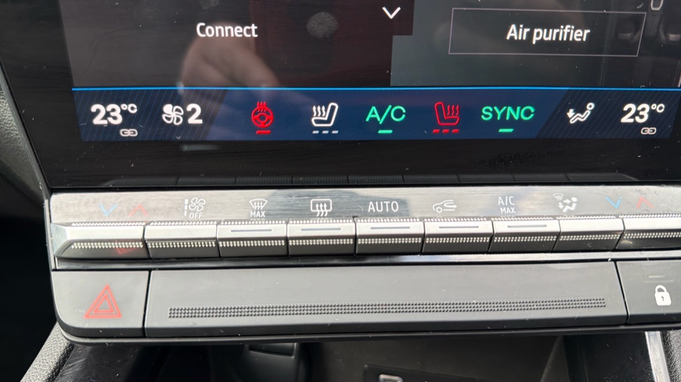Renault Austral E-Tech Full Hybrid Iconic Esprit Alpine 5dr Auto Hybrid Estate - Image 25