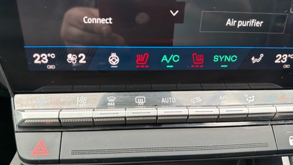 Renault Austral E-Tech Full Hybrid Iconic Esprit Alpine 5dr Auto Hybrid Estate - Image 26