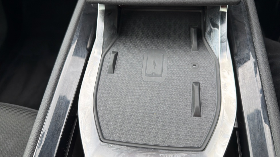 Renault Austral E-Tech Full Hybrid Iconic Esprit Alpine 5dr Auto Hybrid Estate - Image 29