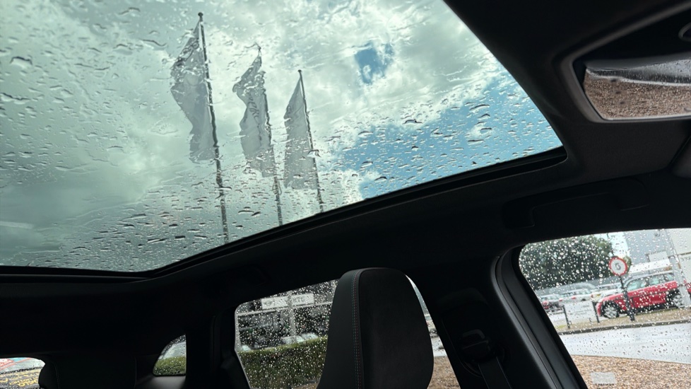 Renault Austral E-Tech Full Hybrid Iconic Esprit Alpine 5dr Auto Hybrid Estate - Image 30