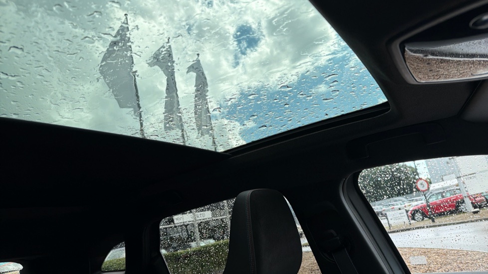 Renault Austral E-Tech Full Hybrid Iconic Esprit Alpine 5dr Auto Hybrid Estate - Image 31