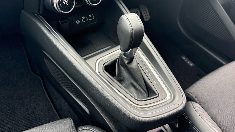Renault Clio 1.6 E-TECH full hybrid 145 Esprit Alpine 5dr Auto Hybrid Hatchback - Image 13