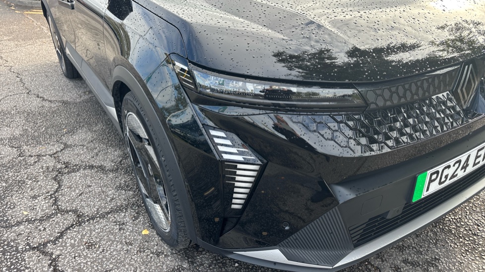 Renault Scenic E-Tech 160kW Iconic 87kWh Long Range 5dr Auto Electric Estate - Image 26