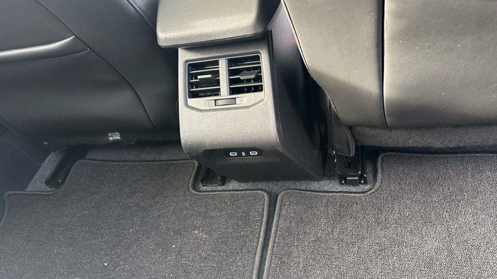 Renault Scenic E-Tech 160kW Iconic 87kWh Long Range 5dr Auto Electric Estate - Image 30