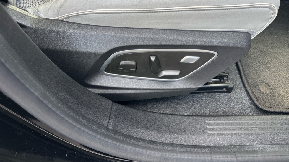 Renault Scenic E-Tech 160kW Iconic 87kWh Long Range 5dr Auto Electric Estate - Image 31