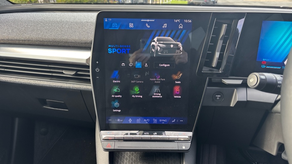 Renault Scenic E-Tech 160kW Iconic 87kWh Long Range 5dr Auto Electric Estate - Image 37