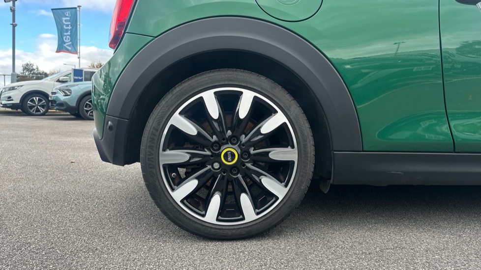 MINI Hatchback 135kW Cooper S Level 3 33kWh 3dr Auto Electric Hatchback - Image 7