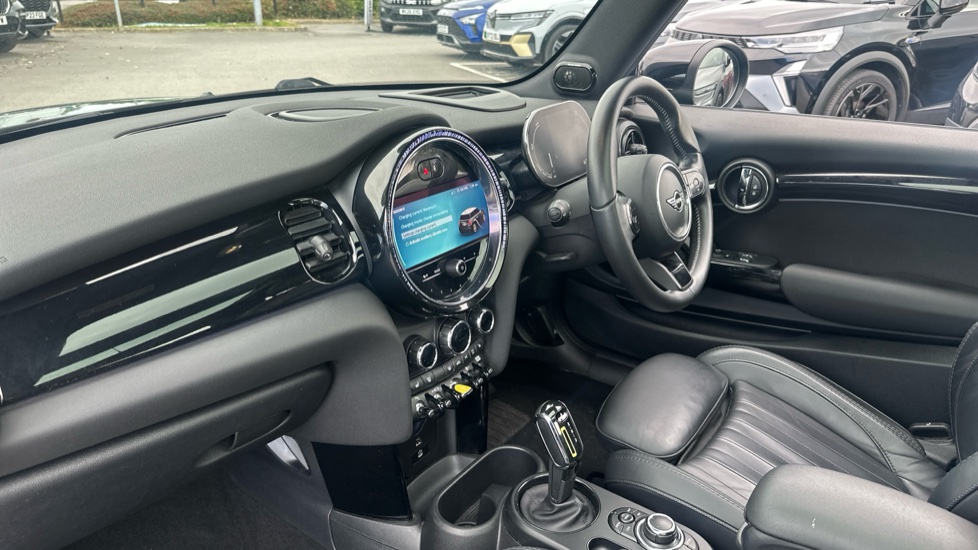 MINI Hatchback 135kW Cooper S Level 3 33kWh 3dr Auto Electric Hatchback - Image 9