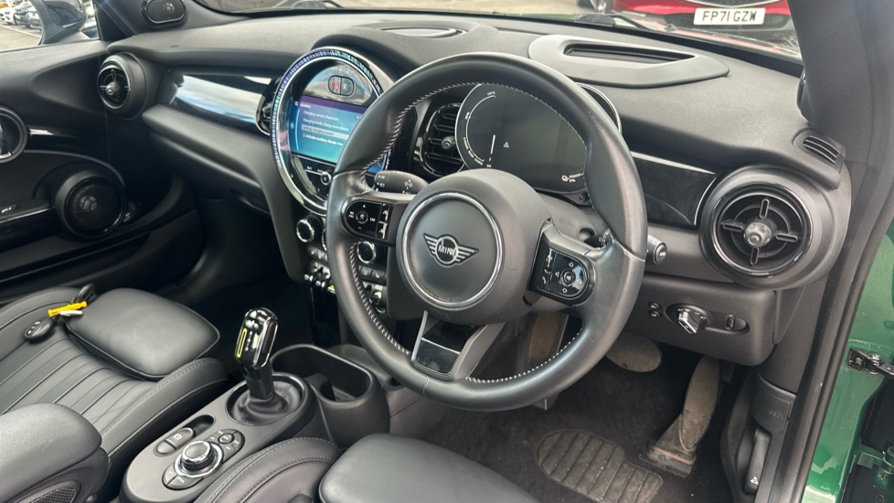 MINI Hatchback 135kW Cooper S Level 3 33kWh 3dr Auto Electric Hatchback - Image 11
