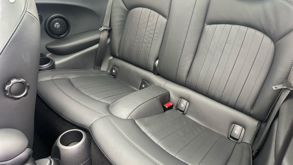 MINI Hatchback 135kW Cooper S Level 3 33kWh 3dr Auto Electric Hatchback - Image 17