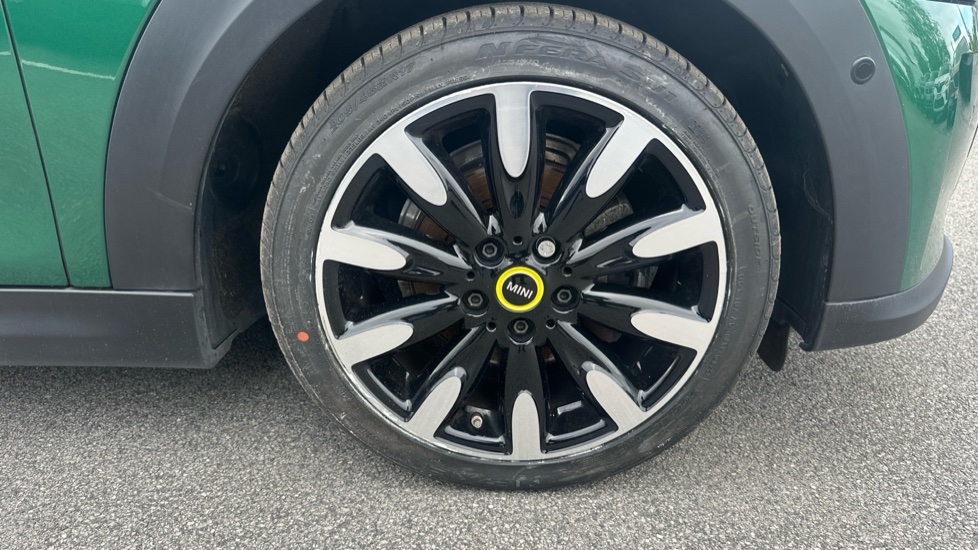 MINI Hatchback 135kW Cooper S Level 3 33kWh 3dr Auto Electric Hatchback - Image 36