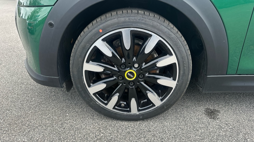 MINI Hatchback 135kW Cooper S Level 3 33kWh 3dr Auto Electric Hatchback - Image 39