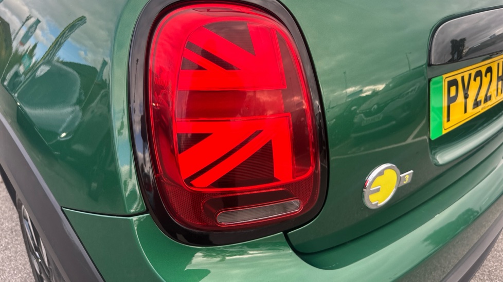 MINI Hatchback 135kW Cooper S Level 3 33kWh 3dr Auto Electric Hatchback - Image 40