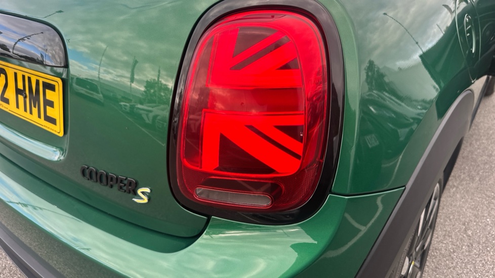 MINI Hatchback 135kW Cooper S Level 3 33kWh 3dr Auto Electric Hatchback - Image 43