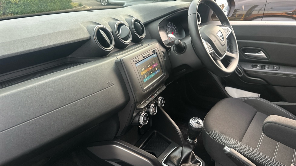 Dacia Duster 1.0 TCe 100 Prestige 5dr Bi Fuel Estate - Image 9