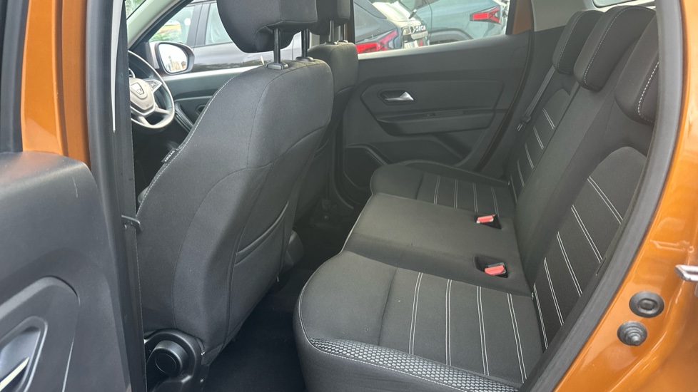 Dacia Duster 1.0 TCe 100 Prestige 5dr Bi Fuel Estate - Image 16