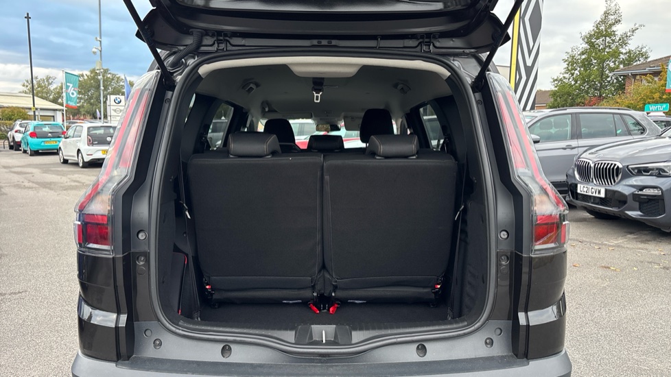 Dacia Jogger 1.0 TCe Extreme 5dr Petrol Estate - Image 4