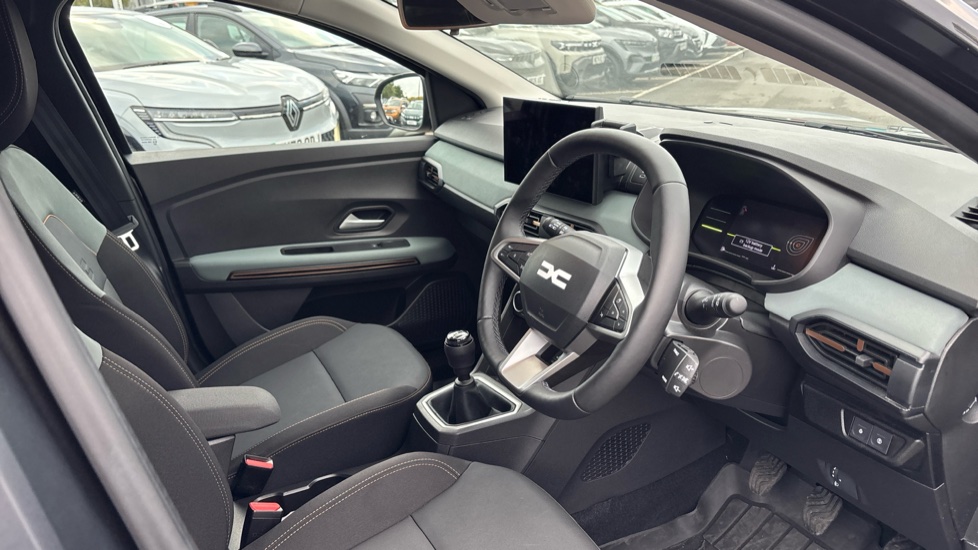 Dacia Jogger 1.0 TCe Extreme 5dr Petrol Estate - Image 11