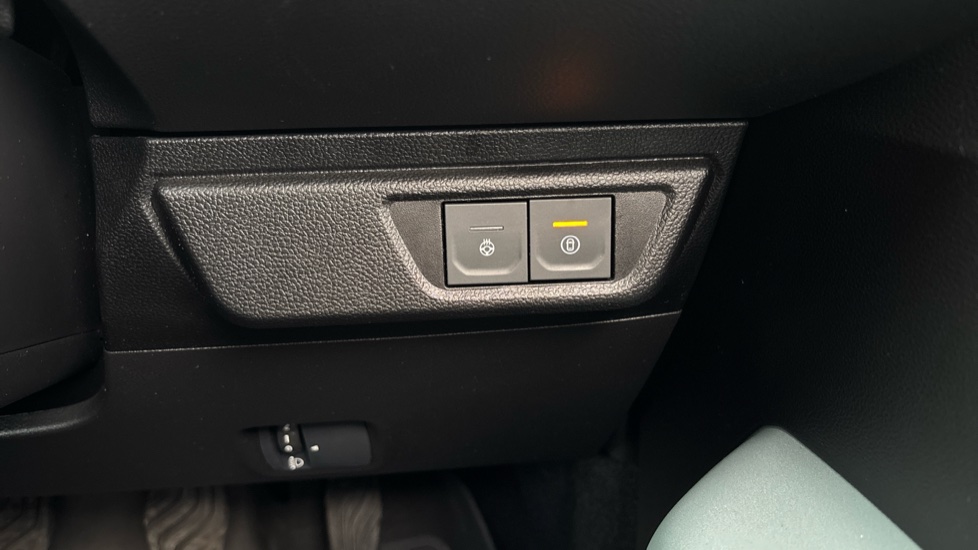Dacia Jogger 1.0 TCe Extreme 5dr Petrol Estate - Image 28