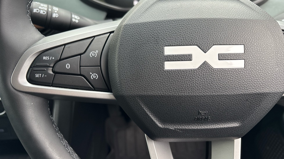 Dacia Jogger 1.0 TCe Extreme 5dr Petrol Estate - Image 29