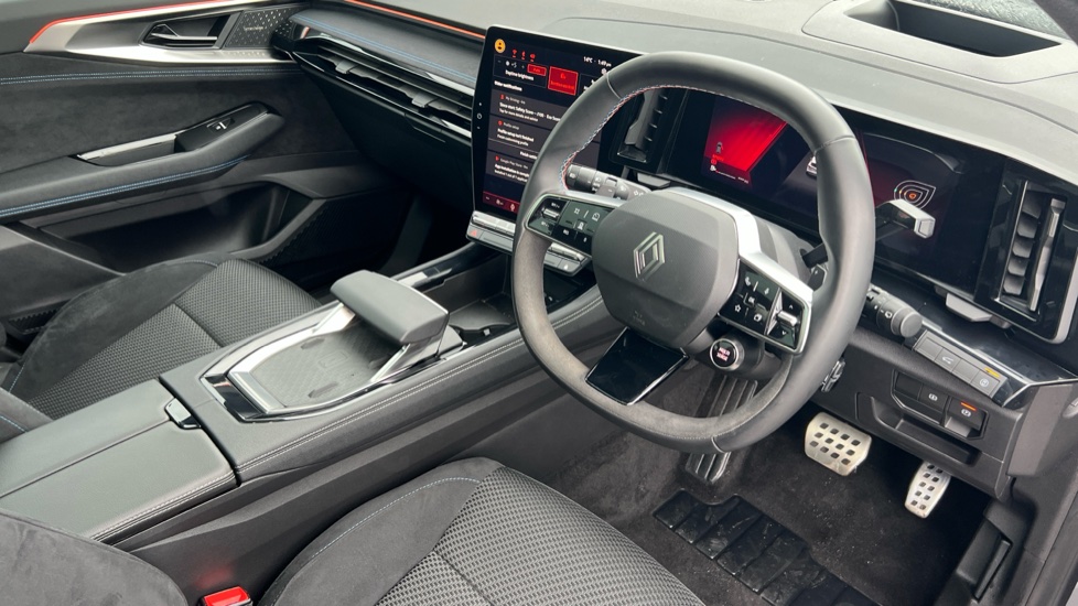 Renault Austral E-Tech FHEV Iconic Esprit Alpine 5dr Auto Hybrid Estate - Image 11